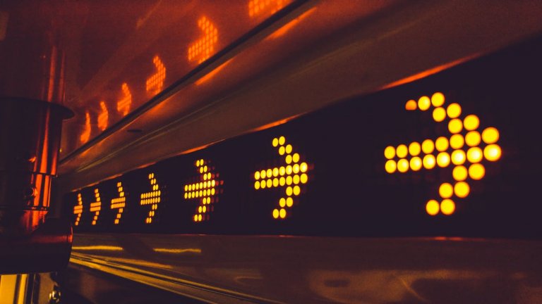 Two Warning Lights that Indicate You are Headed in the Wrong Leadership Direction