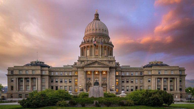 From Public Service to Private Sector: How Federal Employees Can Successfully Pivot Their Careers
